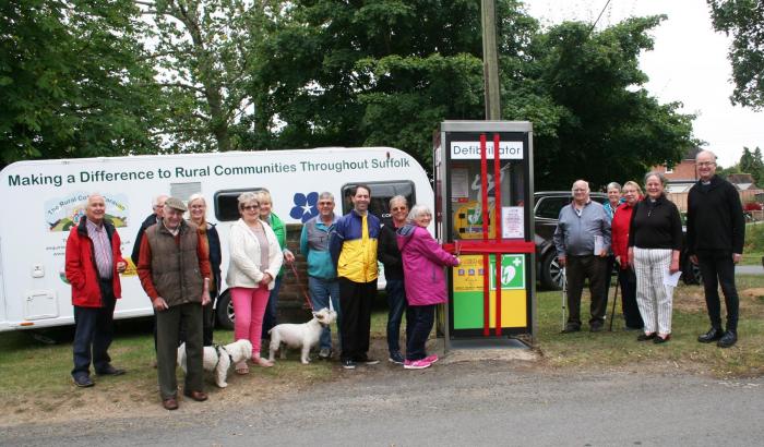 Defib smiling group IMG 5975